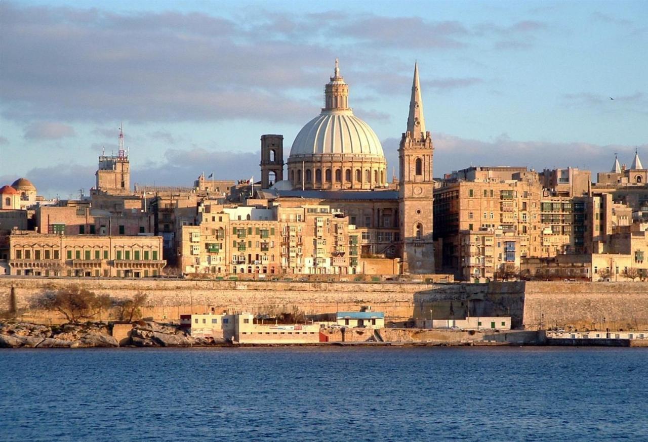 Seaview Apartment In Fort Cambridge, Sliema Ngoại thất bức ảnh