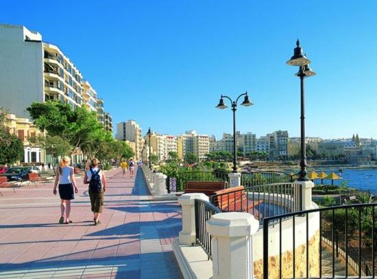 Seaview Apartment In Fort Cambridge, Sliema Ngoại thất bức ảnh