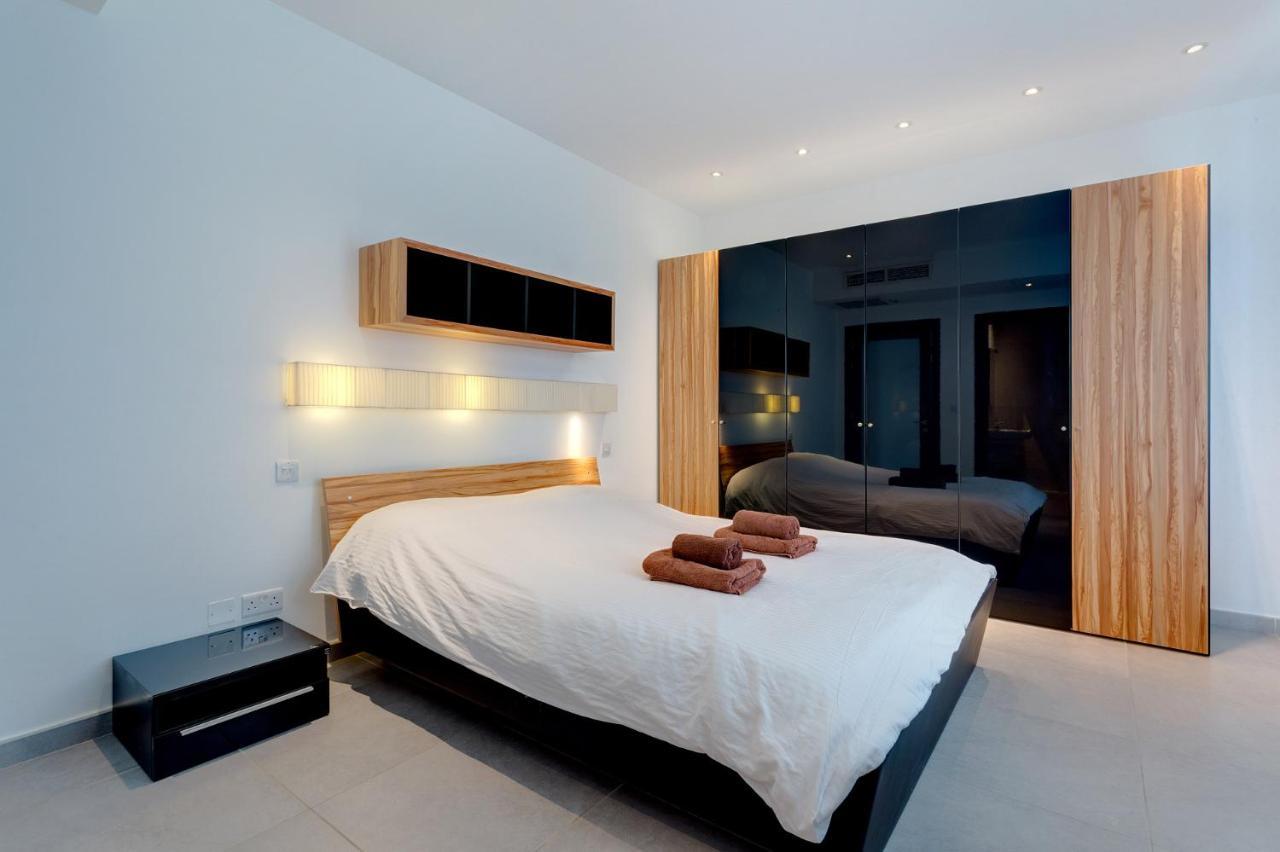 Seaview Apartment In Fort Cambridge, Sliema Ngoại thất bức ảnh